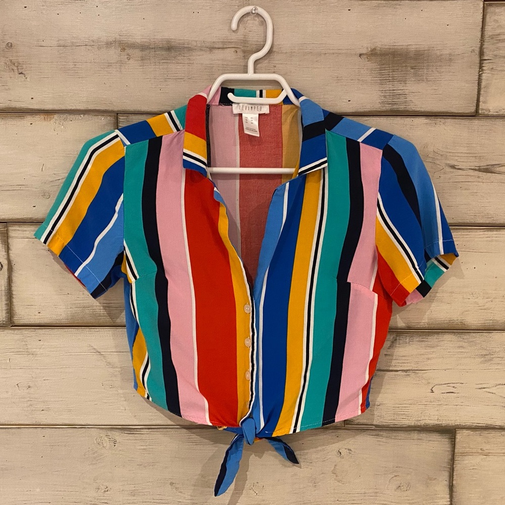 🚩 SOLD- Colorful striped crop top with buttons and tie - Picture 2 of 6